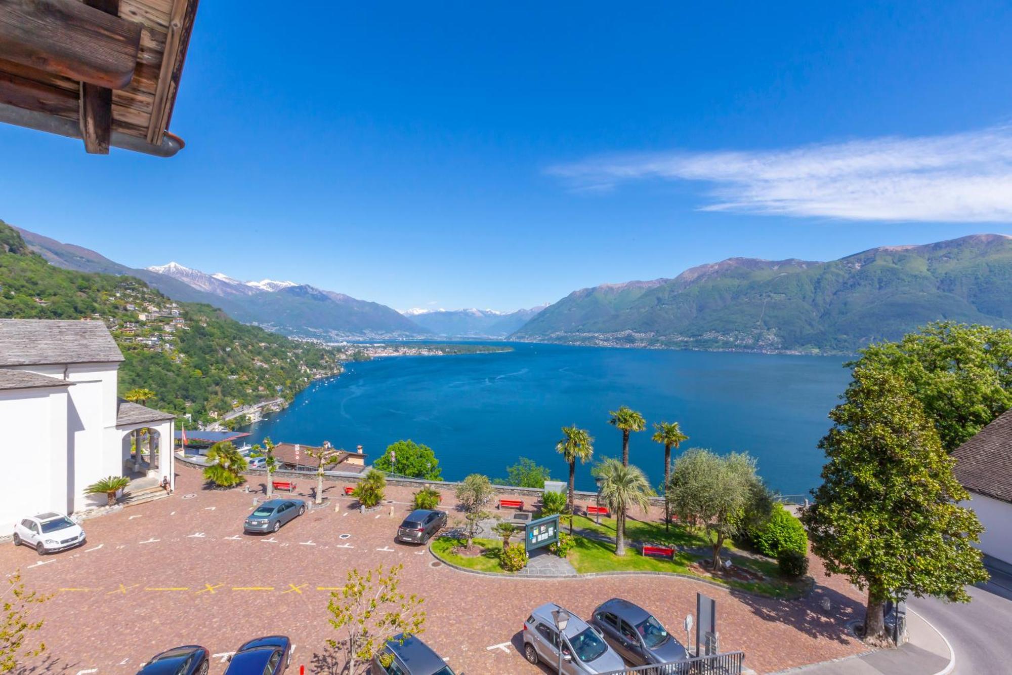 Red View - Happy Ronco sopra Ascona